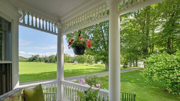 House (4 Bedrooms) | Front of property