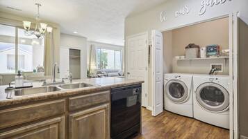 Apartment (3 Bedrooms) | Interior