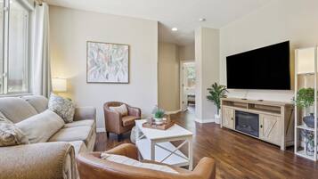 Apartemen (3 Bedrooms) | Bagian depan properti