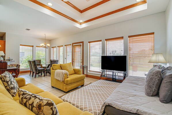 House (3 Bedrooms) | Interior