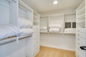 House (4 Bedrooms) | Interior - Discovery Bay Home w/ On-site Delta Access! (Discovery Bay)