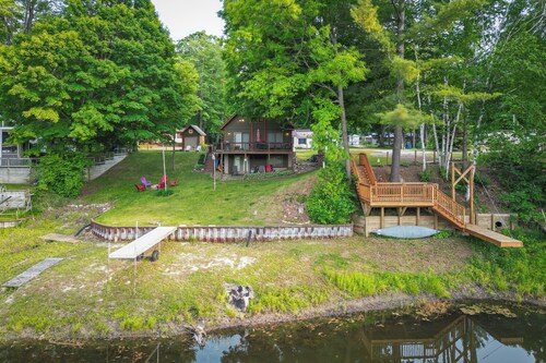 Peaceful Waterfront Cabin on Tittabawassee River!