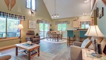 House (2 Bedrooms) | Interior