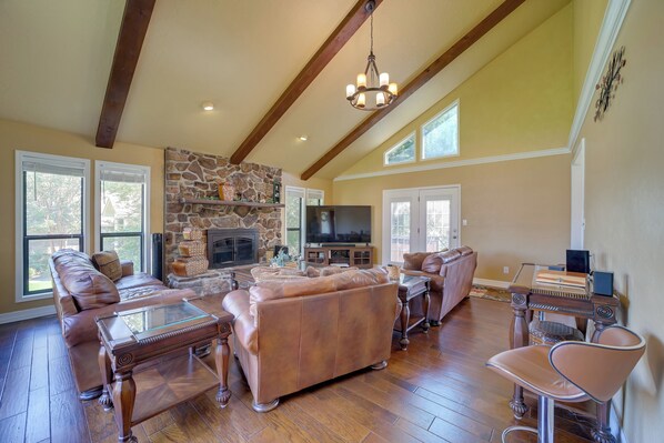 House (2 Bedrooms) | Interior