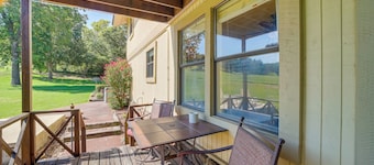 Spacious Arkansas Abode w/ Balcony & Fire Pit!