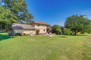 House (2 Bedrooms) | Interior - Spacious Arkansas Abode w/ Balcony & Fire Pit! (Fort Smith)