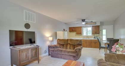 Cozy Youngstown Apartment w/ Central A/C + Heating