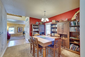 House (4 Bedrooms) | Interior