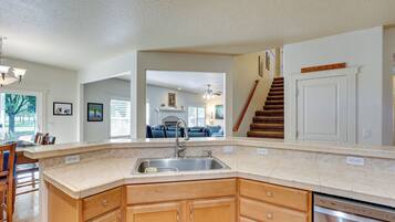 Rumah (4 Bedrooms) | Interior