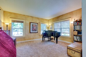 House (4 Bedrooms) | Interior - Pet-friendly Meridian Vacation Rental w/ Fire Pit! (Meridian)