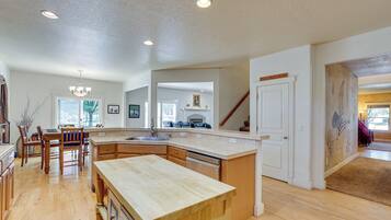 Nhà (4 Bedrooms) | Nội thất