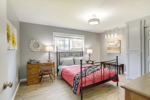 House (2 Bedrooms) | Interior