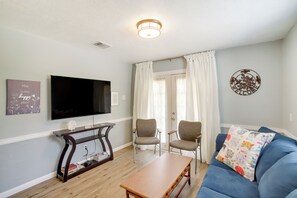 House (2 Bedrooms) | Interior - Cozy Shenandoah Home < 2 Mi to The Woodlands Mall! (Shenandoah)