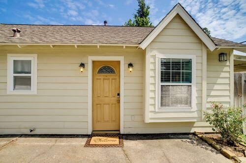 Cozy Shenandoah Home < 2 Mi to The Woodlands Mall!