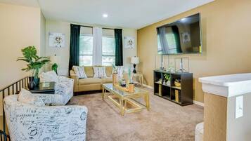 Apartment (3 Bedrooms) | Front of property