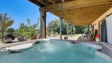 House (2 Bedrooms) | Front of property