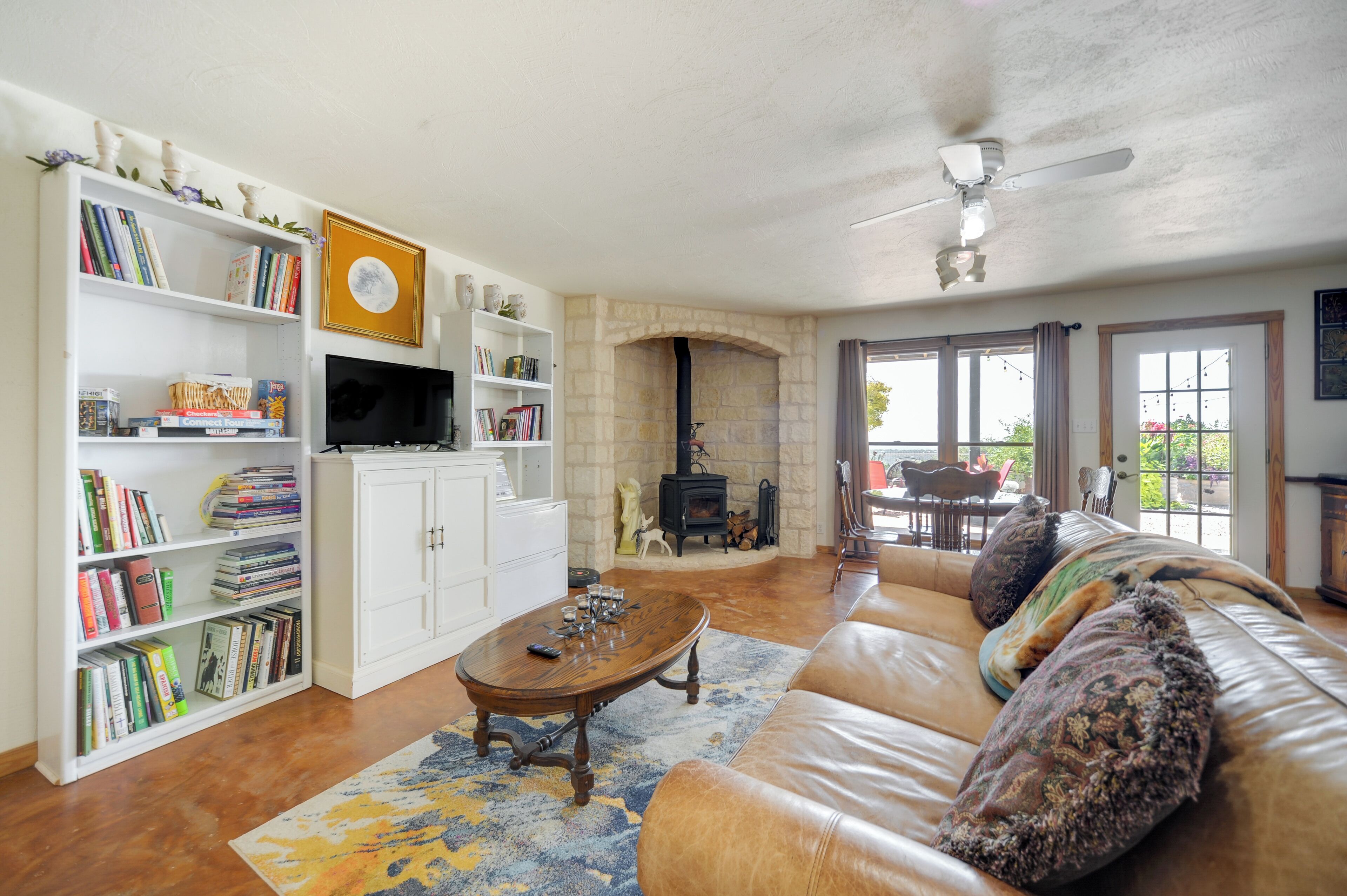 House (2 Bedrooms) | Interior