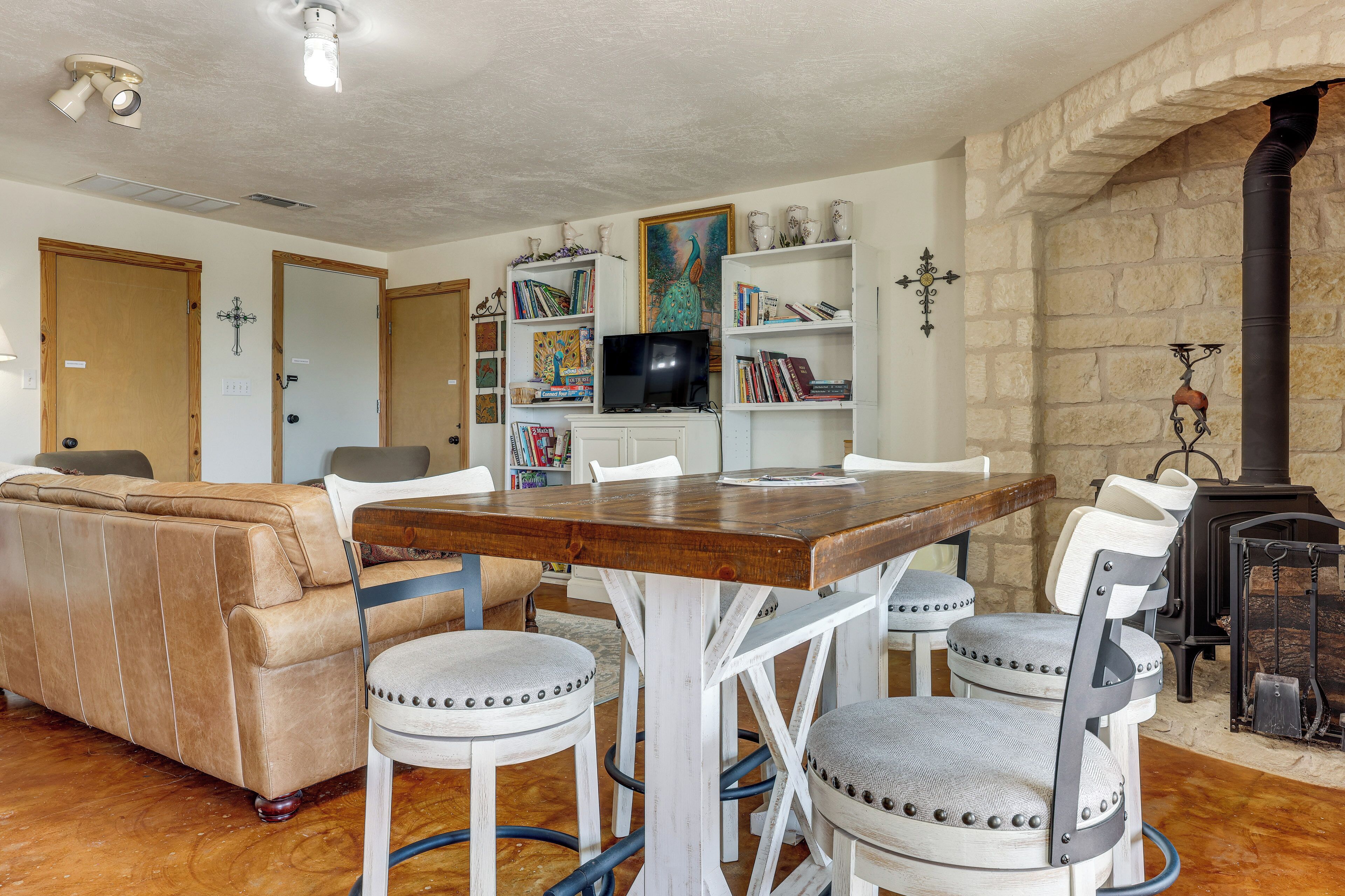House (2 Bedrooms) | Interior