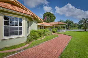 Exterior - Florida Escape w/ Pool ~ 16 Mi to Fort Lauderdale! (Plantation)