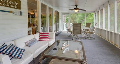 Dock + Screened Porch: Lake of the Ozarks Getaway!