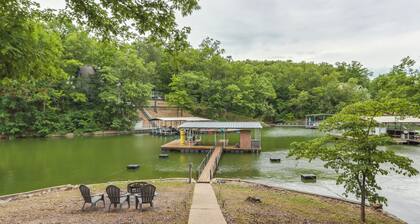Dock + Screened Porch: Lake of the Ozarks Getaway!