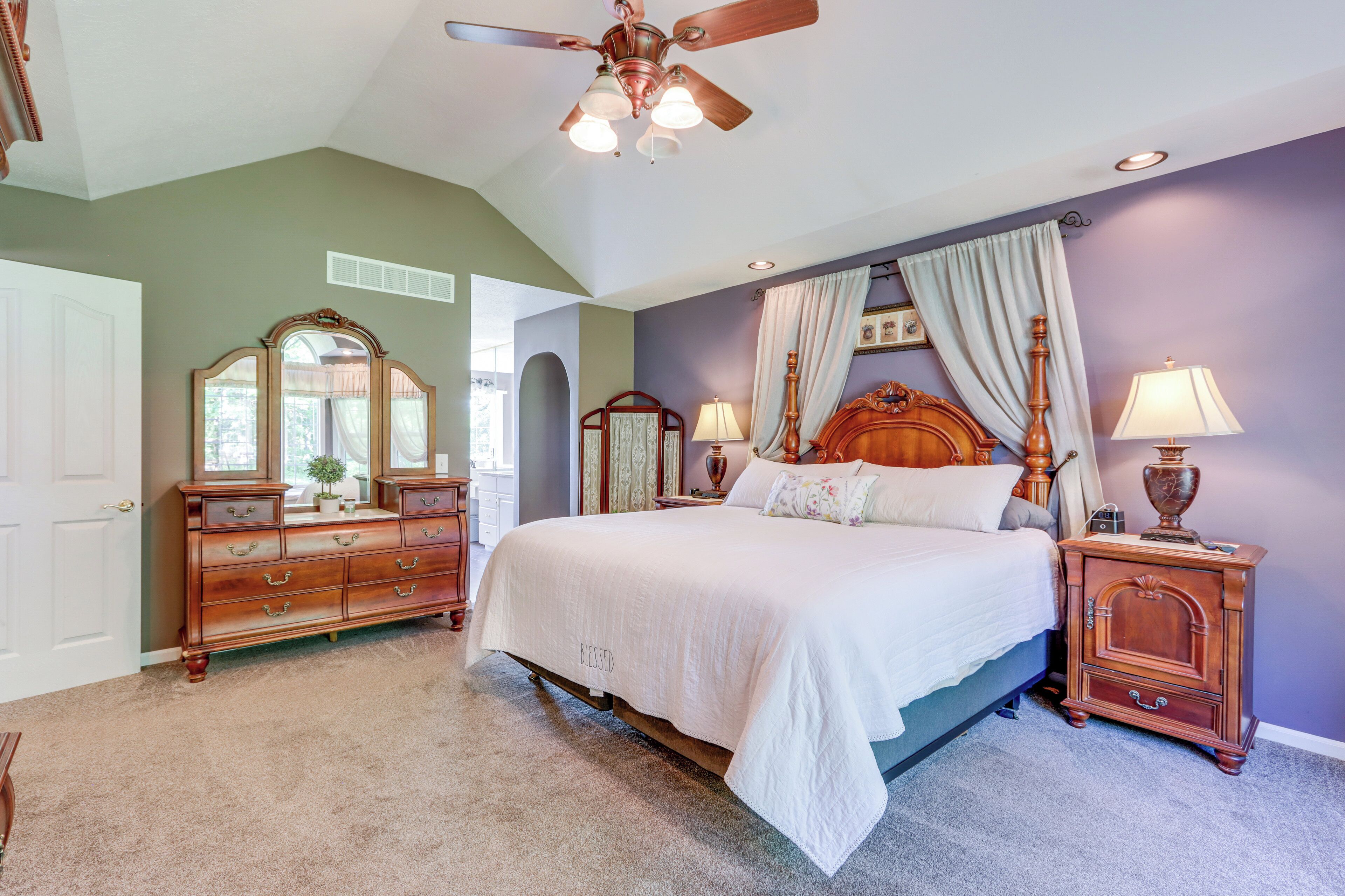 House (5 Bedrooms) | Interior