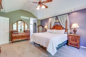 House (5 Bedrooms) | Interior