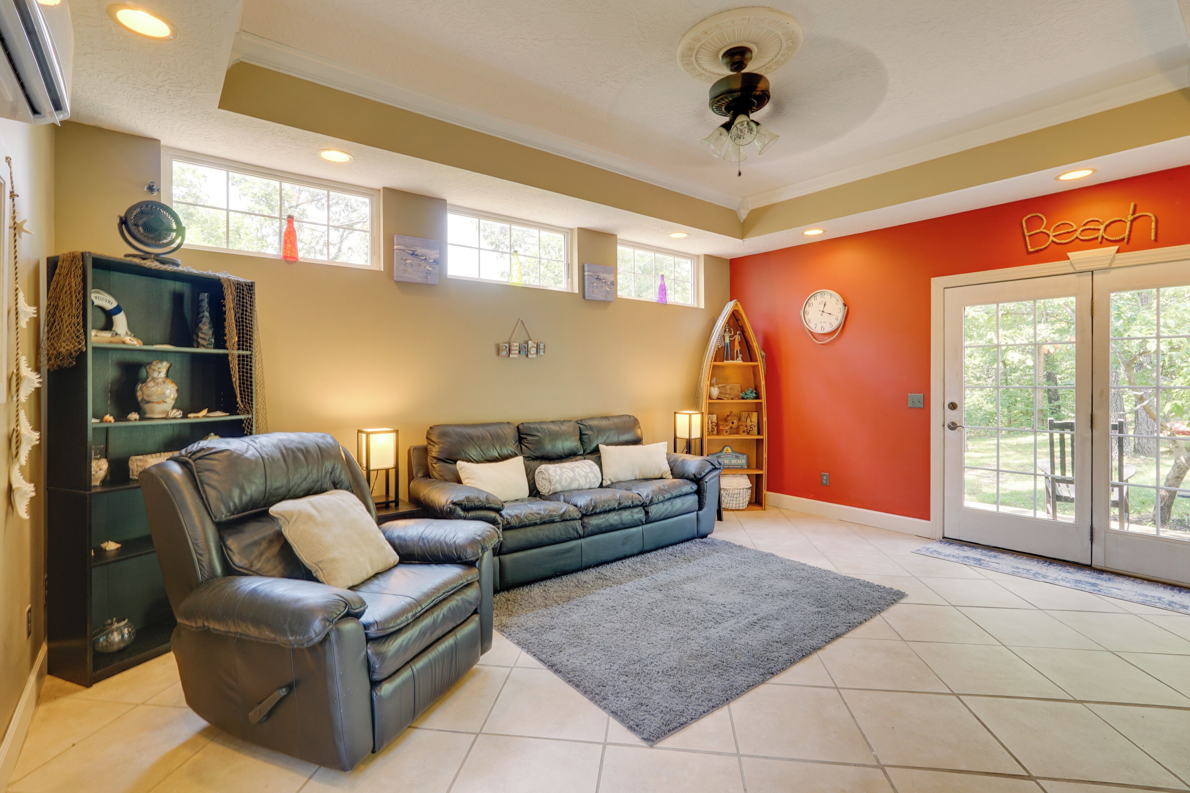House (5 Bedrooms) | Interior
