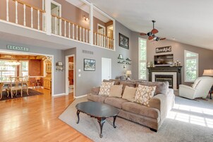 House (5 Bedrooms) | Interior