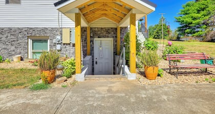 Charming Virginia Getaway Near Hiking & Golfing!
