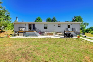 Apartment (2 Bedrooms) | Interior - Charming Virginia Getaway Near Hiking & Golfing! (Lynchburg)