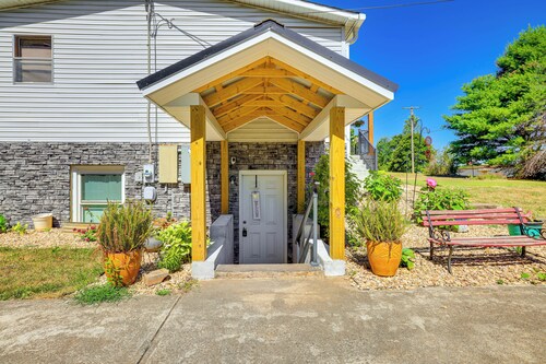 Charming Virginia Getaway Near Hiking & Golfing!