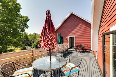 Acadia Home w/ Rooftop Deck - Close to Trails!