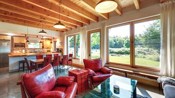 House (4 Bedrooms) | Front of property