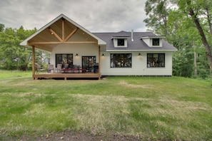 House (5 Bedrooms) | Interior