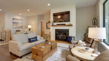 House (5 Bedrooms) | Interior