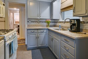 Cottage (2 Bedrooms) | Private kitchen | Microwave, oven, stovetop, dishwasher - Cumberland Cottage w/ Screened Porch + Fire Pit! (Cumberland)