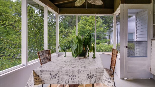 Dining - Cumberland Cottage w/ Screened Porch + Fire Pit! (Cumberland)