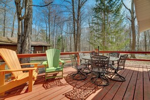 Cottage (2 Bedrooms) | Interior - Cozy Pocono Lake Cottage w/ Fire Pit + Ping Pong! (Pocono Lake)