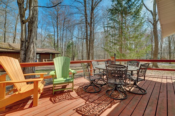 Cottage (2 Bedrooms) | Interior - Cozy Pocono Lake Cottage w/ Fire Pit + Ping Pong! (Pocono Lake)