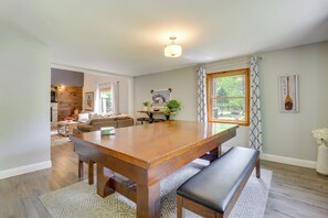 House (3 Bedrooms) | Interior