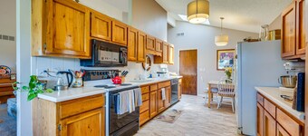 Loveland Vacation Rental w/ Water & Mountain Views