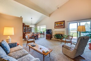 Fireplace, books - Loveland Vacation Rental w/ Water & Mountain Views (Loveland)