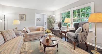 Greensboro Golf Getaway - 9 Mi to Downtown!