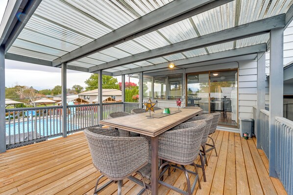 Casa (3 Bedrooms) | Restaurante al aire libre