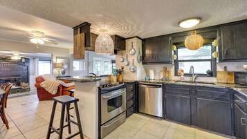 House (2 Bedrooms) | Interior