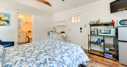 3 Mi to Dtwn Winston-salem: Studio on Miller Park!