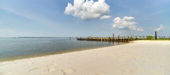 Charming Dtwn Retreat: 1 Mi to Ocean Springs Beach