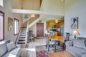 Apartment (2 Bedrooms) | Interior - Ski-in/ski-out Brian Head Condo w/ Hot Tub! (Brian Head)