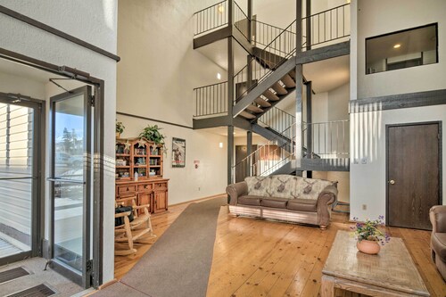 Ski-in/ski-out Brian Head Condo w/ Hot Tub!